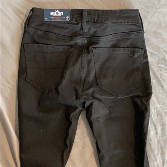 *BNWT* Hollister Jeans - Picture 3 of 5